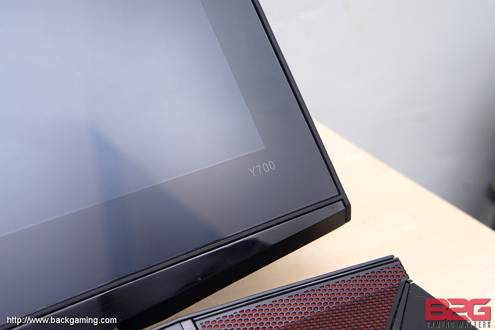 Lenovo ideaPad Y700 Gaming Notebook Review
