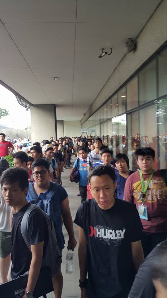 Fans Disappointed At Razer Store Opening