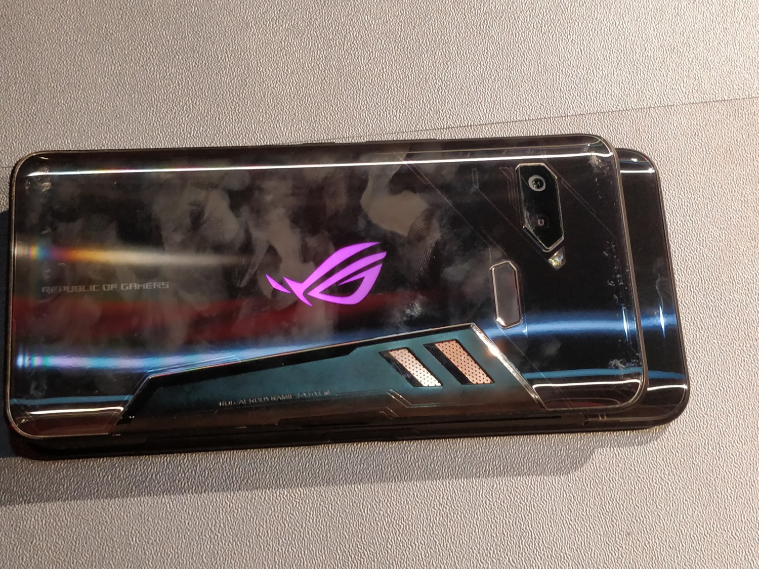ASUS ROG Phone II Hands On and First Impressions - ROG Phone 2