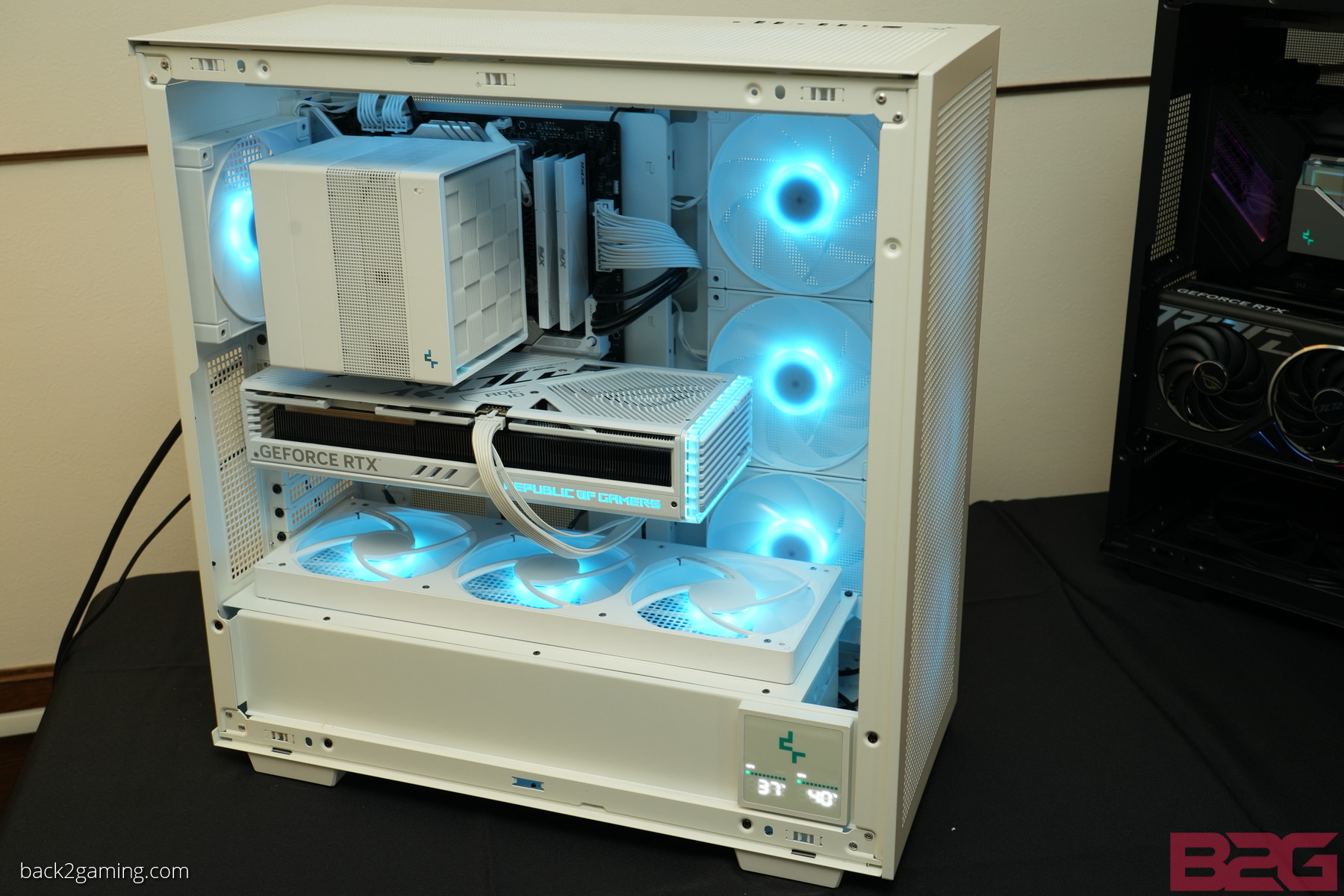COMPUTEX 2023: DeepCool's Previews Upcoming Case with Variable Layout, Plus New Coolers -